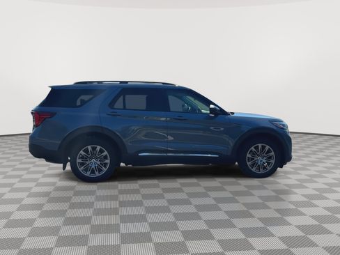 Used 2025 Ford Explorer Active w/ Active Comfort Package AWD/4WD image 9