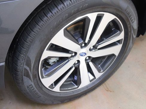 Used 2018 Subaru Outback 2.5i Limited image 24