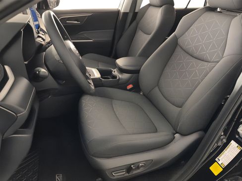 Used 2023 Toyota RAV4 XLE w/ Convenience Package image 5