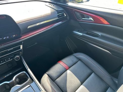 Certified 2026 Chevrolet Traverse RS w/ LPO, Floor Liner Package AWD/4WD image 24