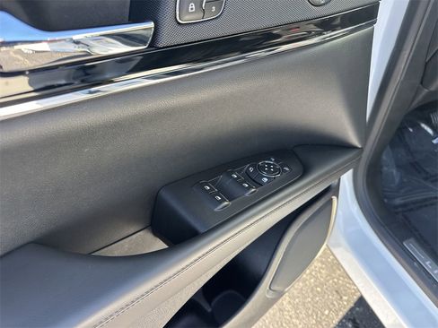 Certified 2022 Lincoln Nautilus Reserve image 15