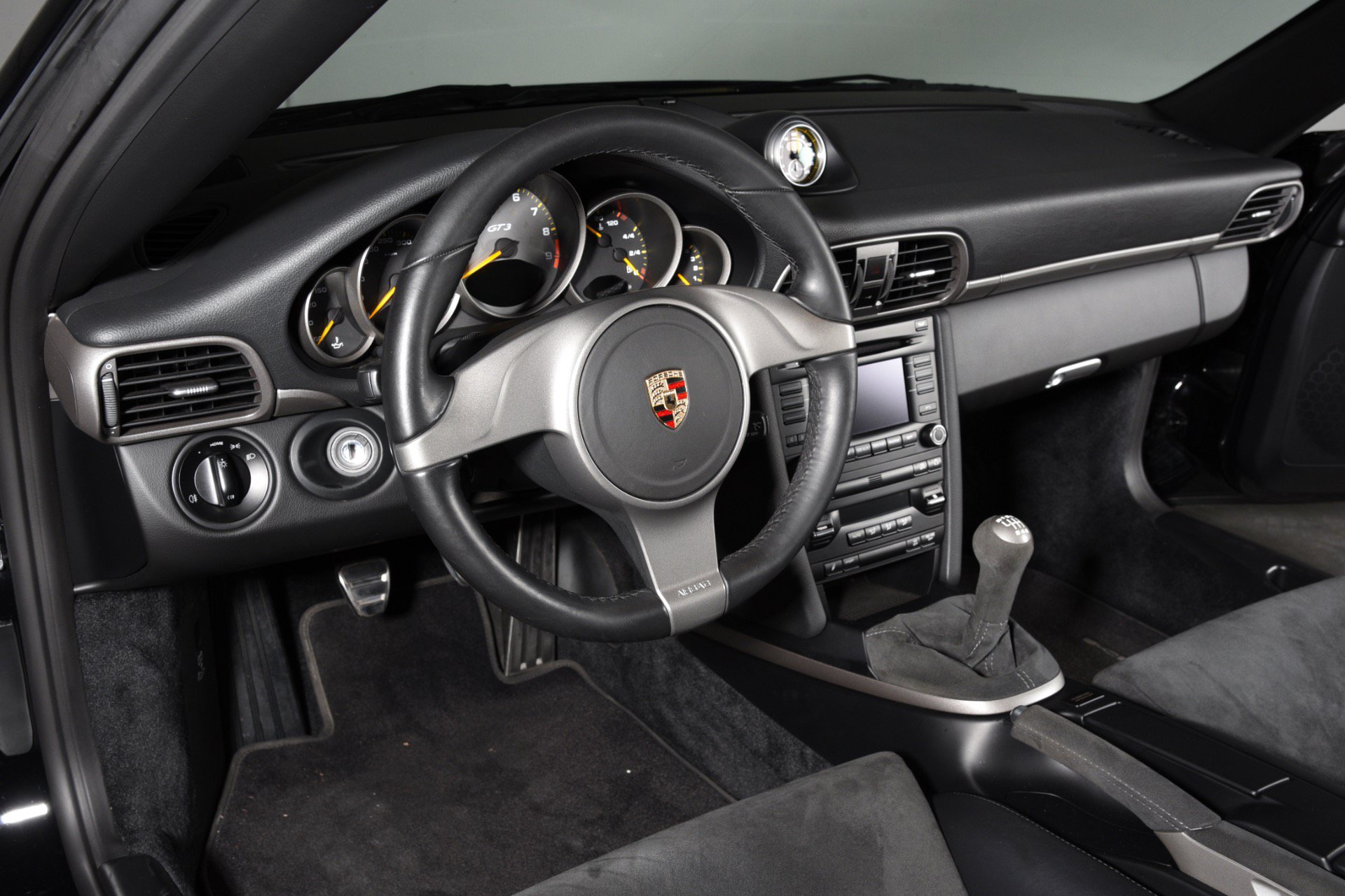 Used 2010 Porsche 911 GT3 RWD image 16