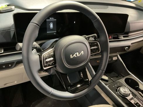 New 2026 Kia Carnival EX FWD image 12