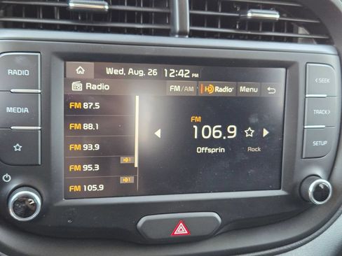 Certified 2025 Kia Soul LX w/ LX Technology Package FWD image 29