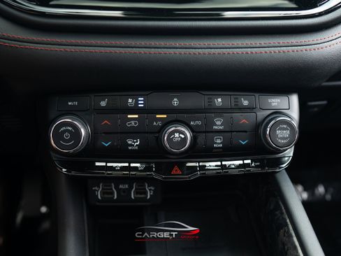 Used 2023 Dodge Durango R/T RWD image 33