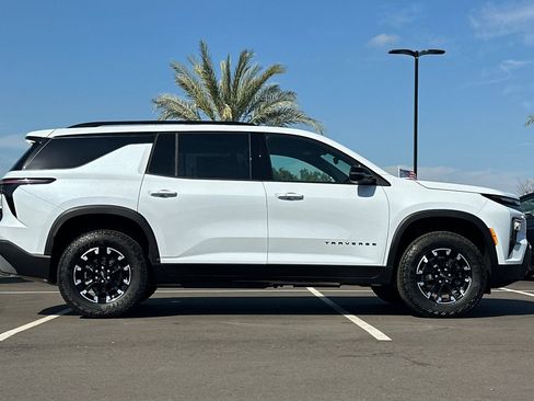 New 2026 Chevrolet Traverse Z71 image 3