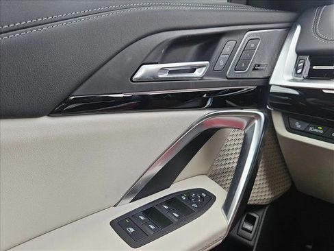 Used 2026 BMW X1 xDrive28i w/ Technology Package image 16