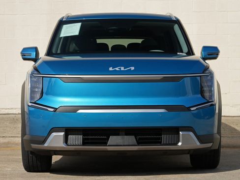 Used 2025 Kia EV9 Wind AWD/4WD image 6