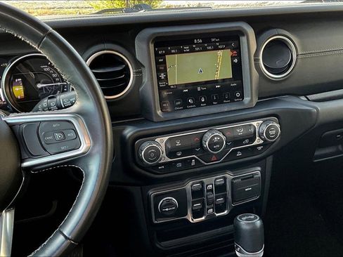 Used 2021 Jeep Wrangler Unlimited Sahara image 3