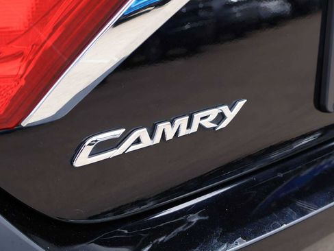 Used 2016 Toyota Camry LE FWD image 7