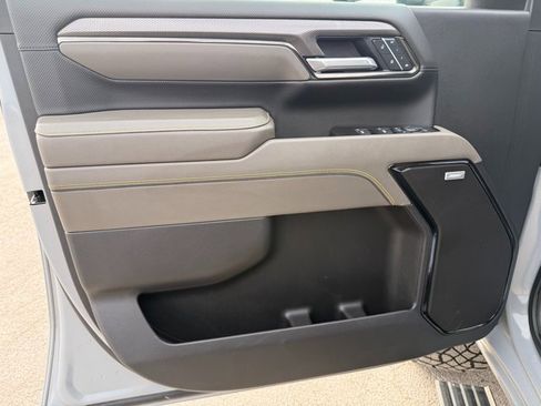 Used 2025 Chevrolet Silverado 2500 ZR2 w/ Technology Package image 10