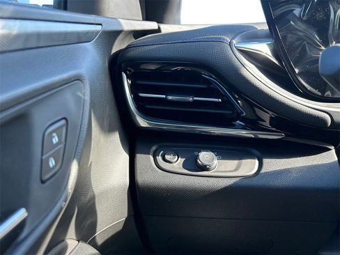 New 2026 Buick Envista Sport Touring image 17