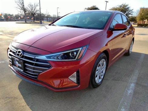 Used 2020 Hyundai Elantra SE image 1