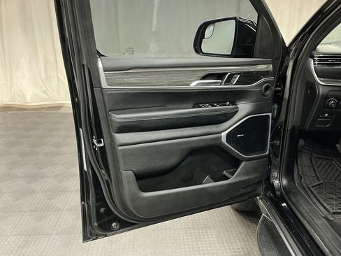 Used 2022 Jeep Wagoneer Series II w/ Premium Group I AWD/4WD image 25