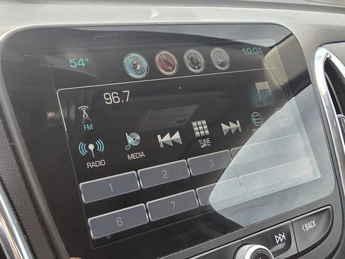 Used 2018 Chevrolet Equinox LT w/ Sun & Infotainment Package image 16