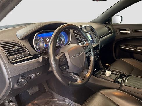 Used 2022 Chrysler 300 S w/ Comfort Group image 9