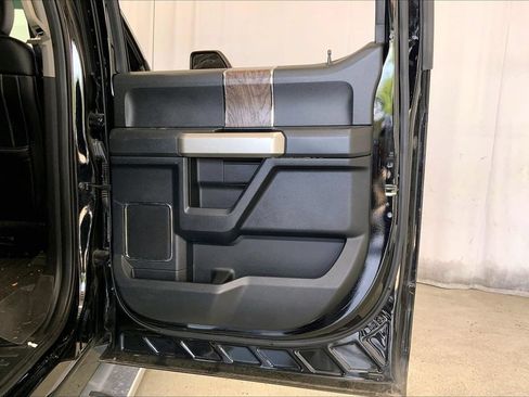 Used 2018 Ford F250 Lariat w/ Lariat Value Package AWD/4WD image 23