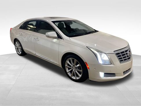 Used 2014 Cadillac XTS Luxury w/ Driver Awareness Package FWD image 2