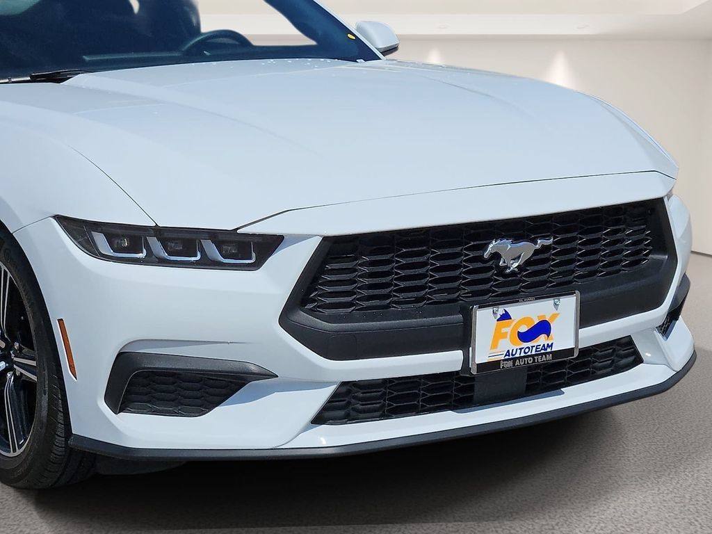 Used 2024 Ford Mustang Coupe RWD image 7