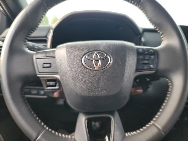 Used 2025 Toyota Camry SE FWD image 14