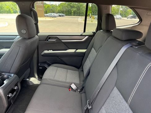 Used 2025 GMC Acadia Elevation AWD/4WD image 11