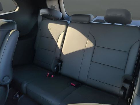 Used 2025 Buick Enclave Preferred image 24