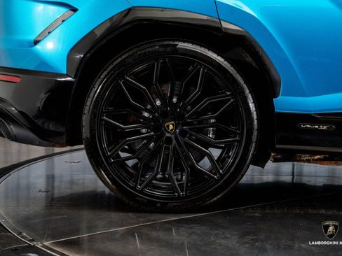Used 2025 Lamborghini Urus SE image 16