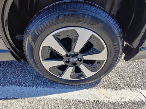 Used 2017 Subaru Forester 2.5i Limited image 16