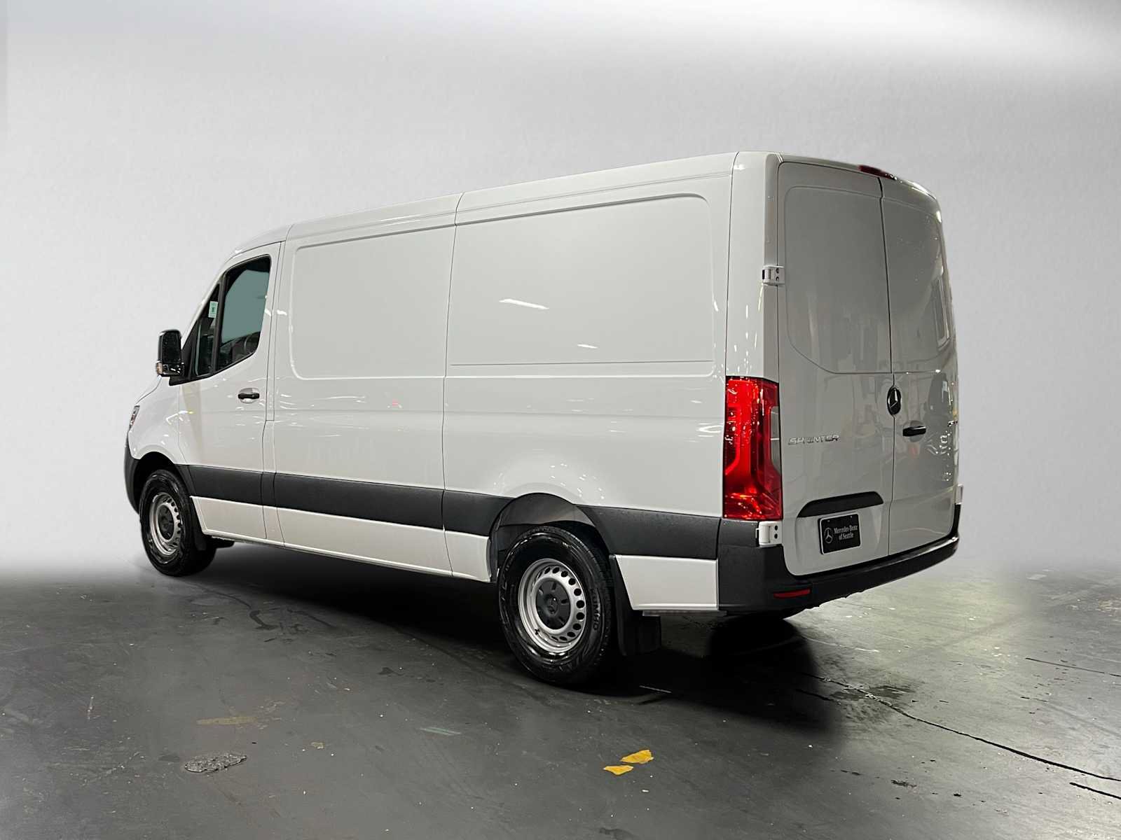 Used 2025 Mercedes-Benz Sprinter 2500 image 5