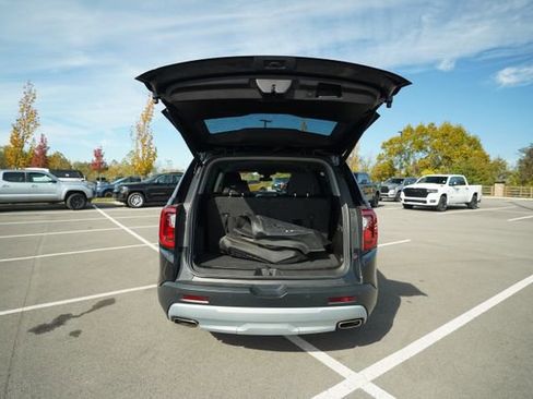 Used 2022 GMC Acadia SLE w/ Driver Convenience Package image 17