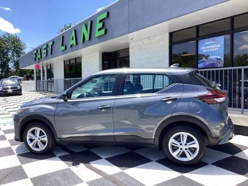 Used 2023 Nissan Kicks S FWD image 6