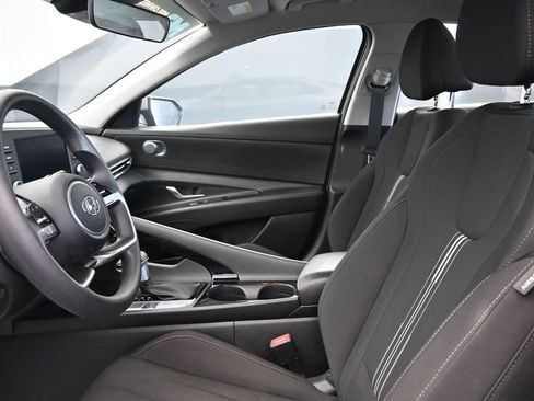 Used 2022 Hyundai Elantra Blue image 21