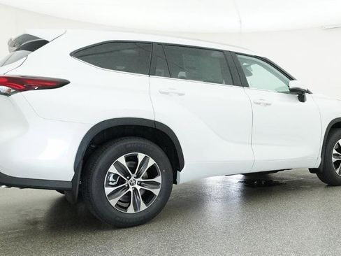 New 2026 Toyota Highlander XLE AWD/4WD image 4
