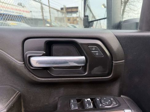 Used 2021 Chevrolet Silverado 2500 LT w/ Fleet Comfort Package AWD/4WD image 11
