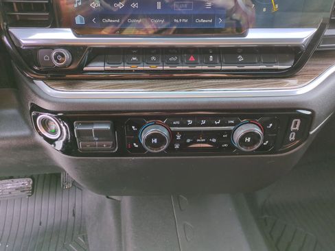 Certified 2023 Chevrolet Silverado 1500 LT w/ Z71 Off-Road Package image 11