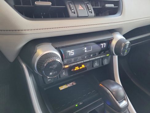 Used 2023 Toyota RAV4 XLE Premium image 13