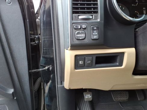 Used 2020 Toyota Sequoia Limited w/ Safety & Convenience Package image 19