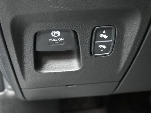 New 2026 RAM 1500 Laramie AWD/4WD image 18