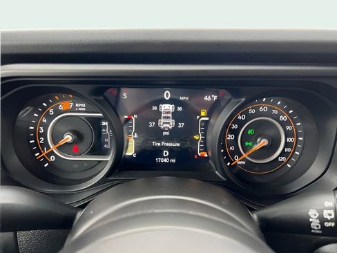 Used 2024 Jeep Wrangler Unlimited Rubicon image 26