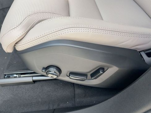 New 2026 Volvo XC90 B6 Ultra w/ Protection Package image 13