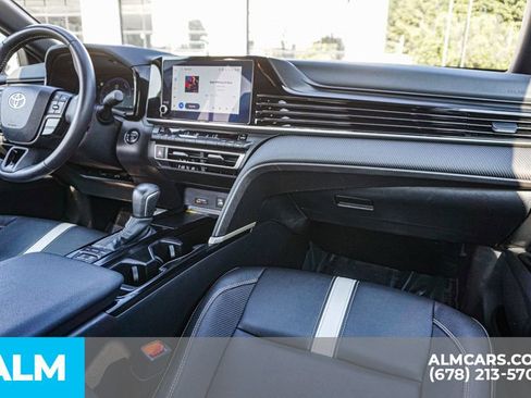Used 2025 Toyota Camry SE image 24