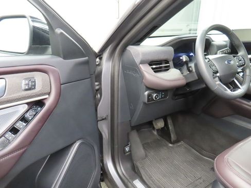Used 2026 Ford Explorer Platinum AWD/4WD image 58