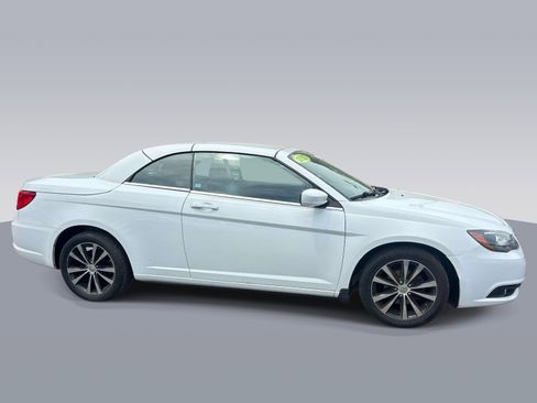 Used 2013 Chrysler 200 S FWD image 6