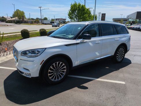 Used 2022 Lincoln Aviator Reserve w/ Equipment Group 201A RWD image 3