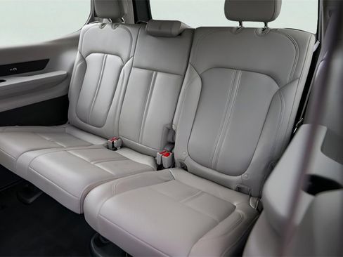 Used 2022 Jeep Wagoneer Series III w/ Premium Group I image 29