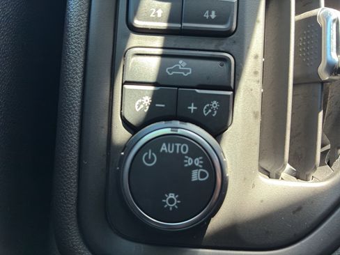 Used 2024 Chevrolet Silverado 1500 Custom Trail Boss AWD/4WD image 32