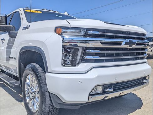 Used 2020 Chevrolet Silverado 2500 High Country w/ Technology Package AWD/4WD image 12