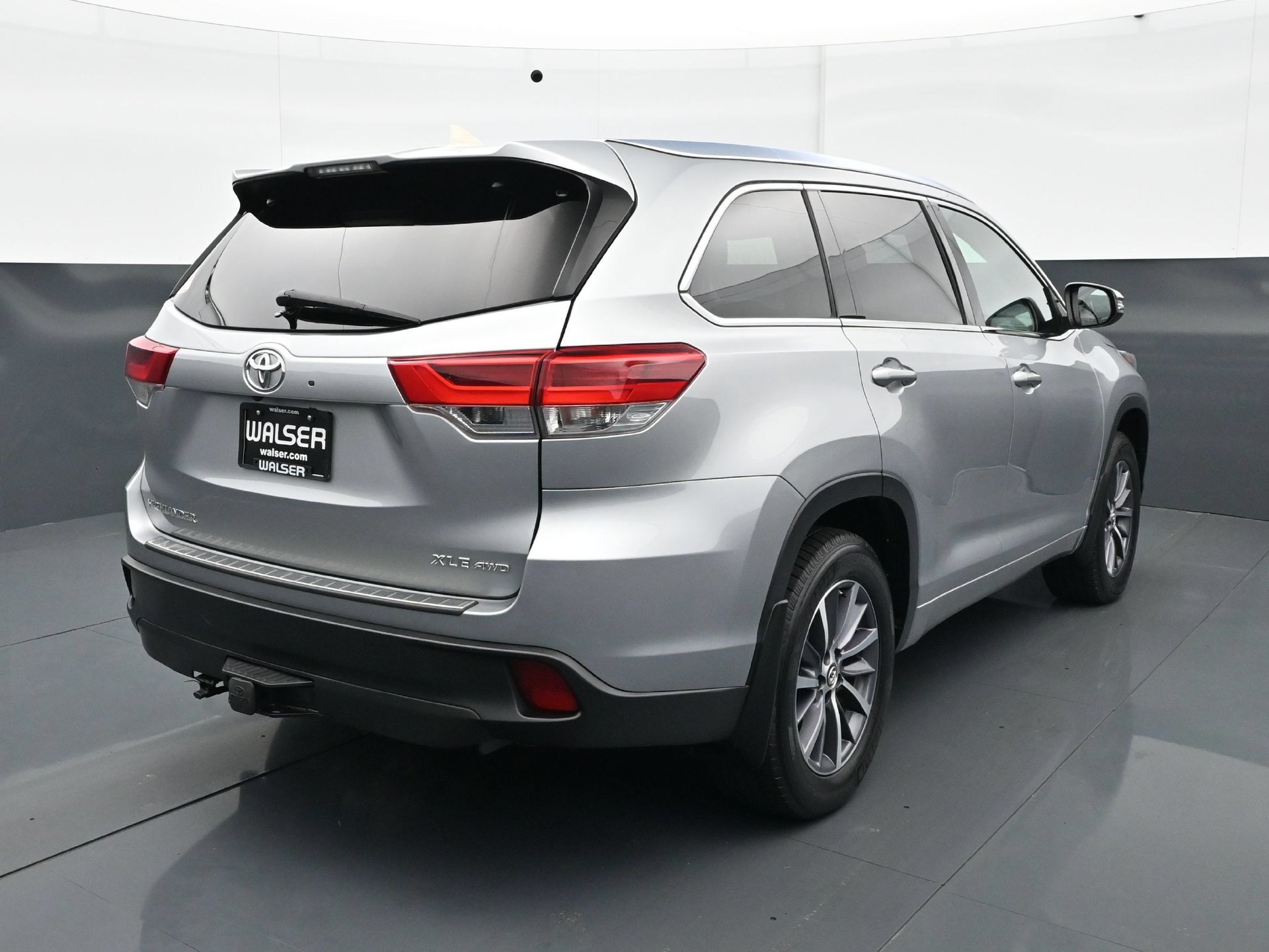 Used 2018 Toyota Highlander XLE AWD/4WD image 6
