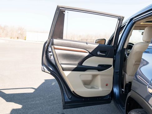 Used 2015 Toyota Highlander Limited AWD/4WD image 46