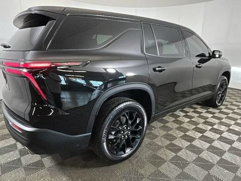 Used 2024 Chevrolet Traverse LS w/ Midnight/Sport Edition AWD/4WD image 3